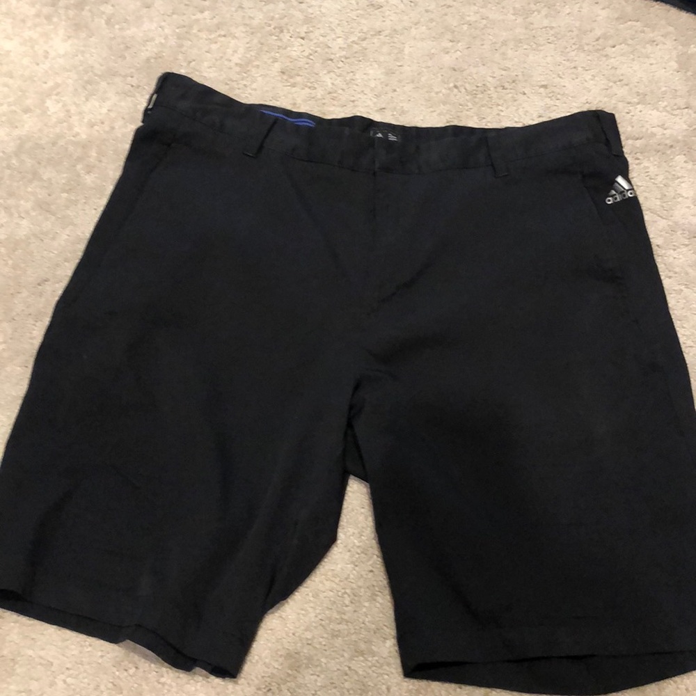 Men’s golf shorts